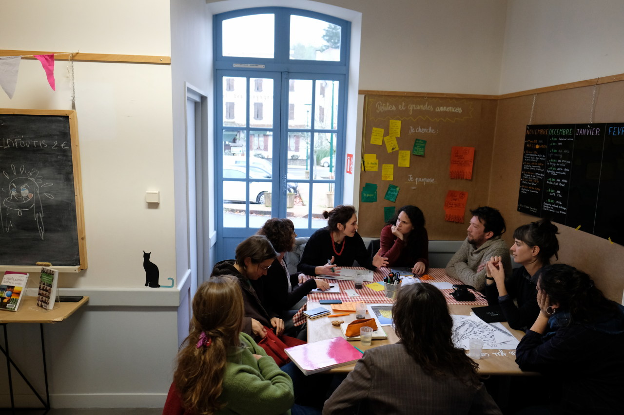 COURT CIRCUIT EN CIRCUITS COURTS Retour en images Job, le labo rural