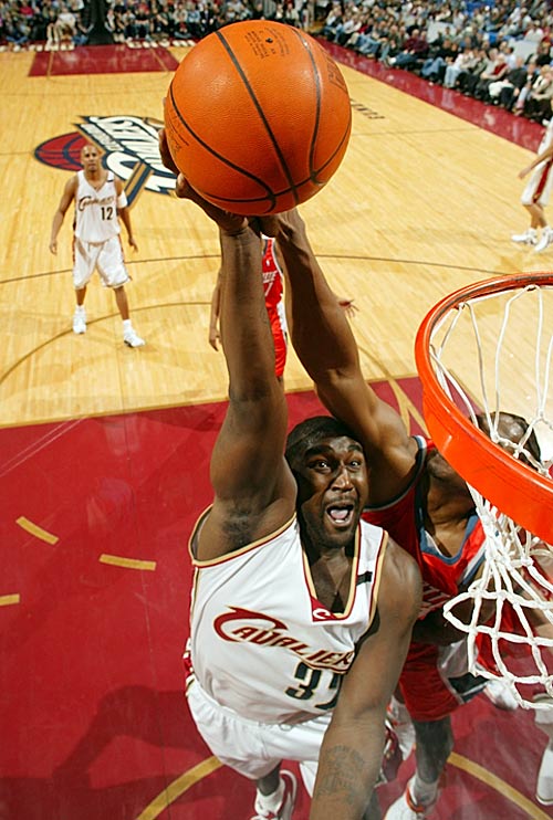 Former NBA Player Robert "Tractor" Traylor Found Dead In Puerto Rico