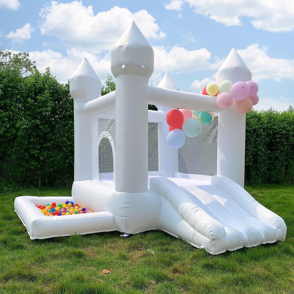 Rayakan Hari Istimewa dengan White Bounce House