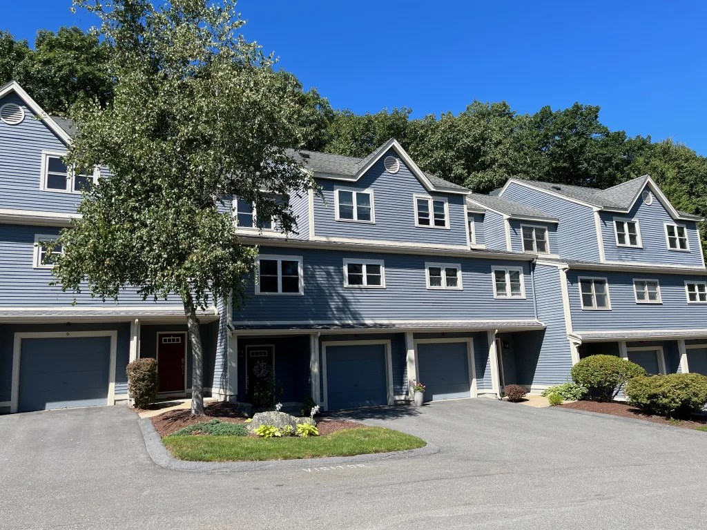 Stoneybrook Condos South Peabody MA Condominiums