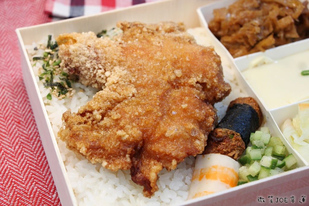 五郎便當屋，只賣午餐的日式便當，從便當就能感受文青風。