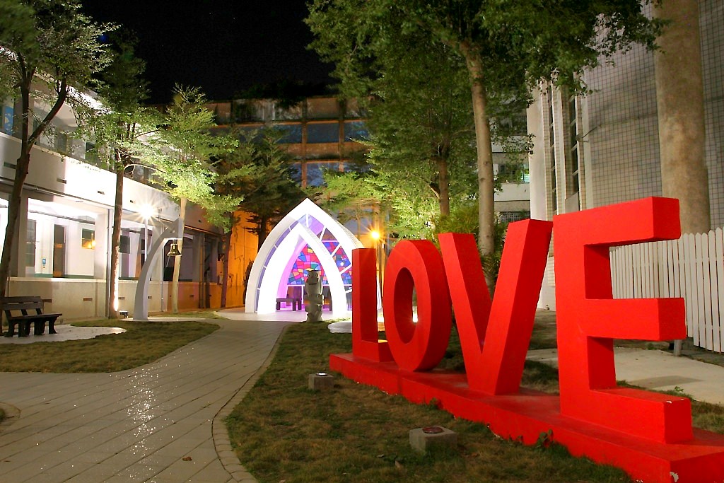 貓頭鷹教堂，霧峰美美小景點。