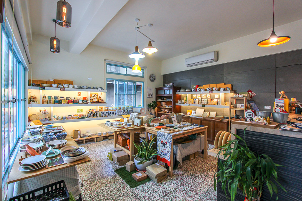 台中西區，土庫拾趣，提供有手感的各式餐具，讓我們來增添家中餐桌上的溫度。