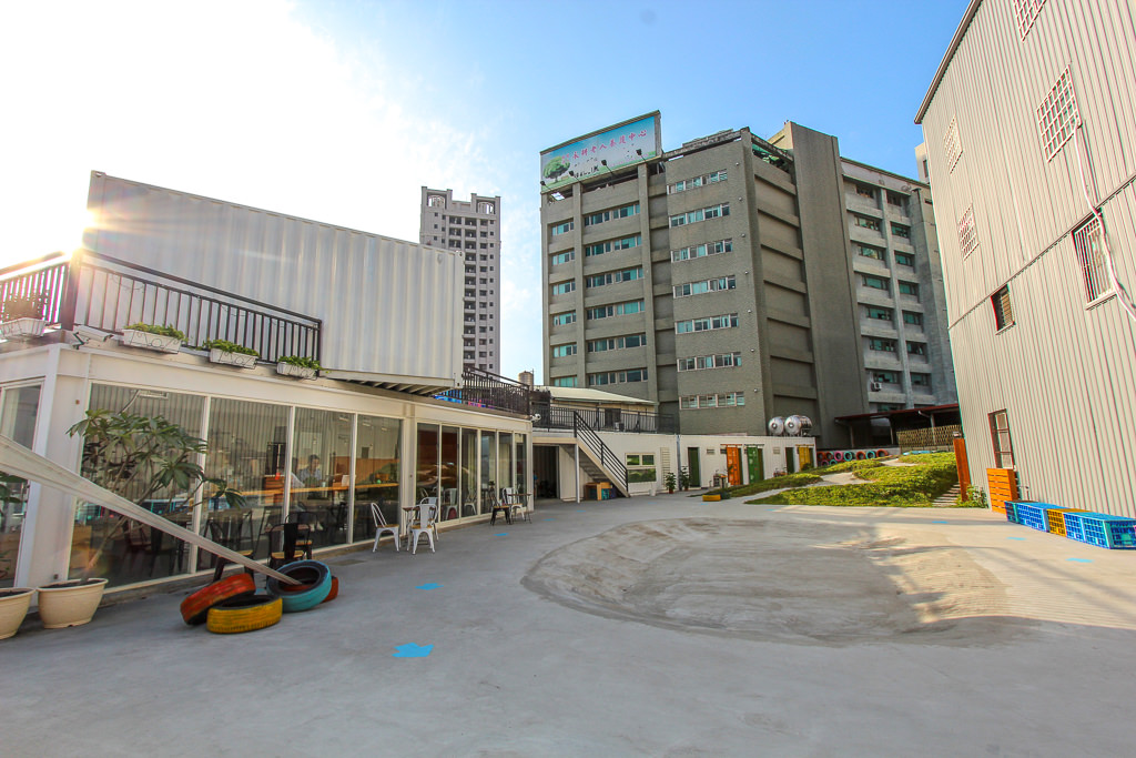 台中南區，親子咖啡館 Chu a ka 滑步車親子園區!讓孩童們在友善環境下學習玩樂滑步車。