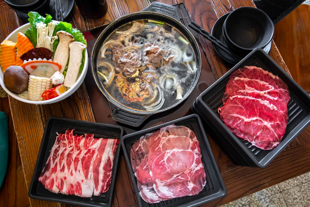 台中南屯，八豆食府壽喜燒~平日午餐吃到飽399元起。