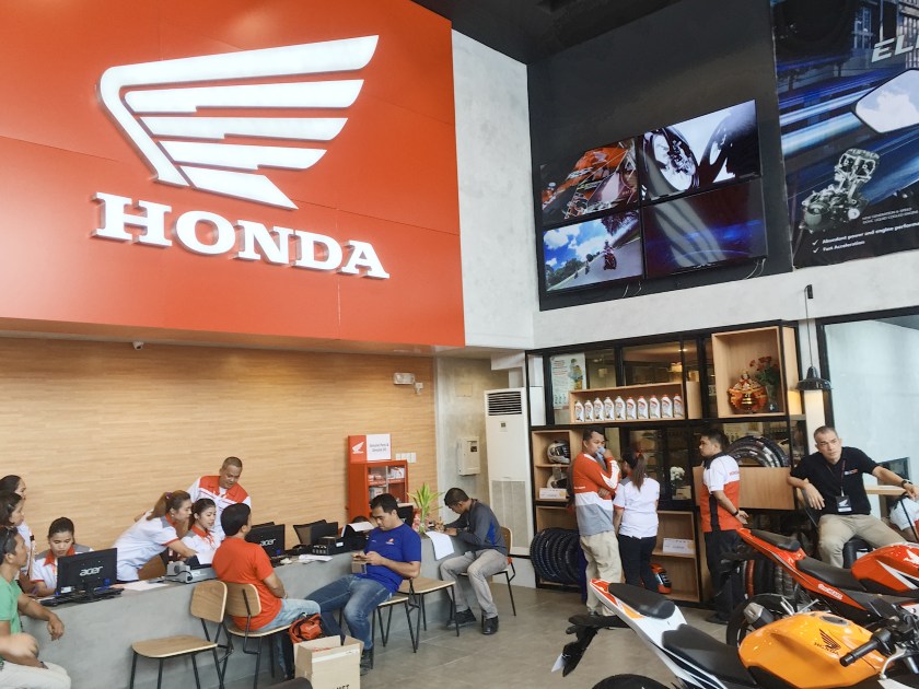 Honda Flagship Shop opens with Riders’ Lounge and Test Circuits
