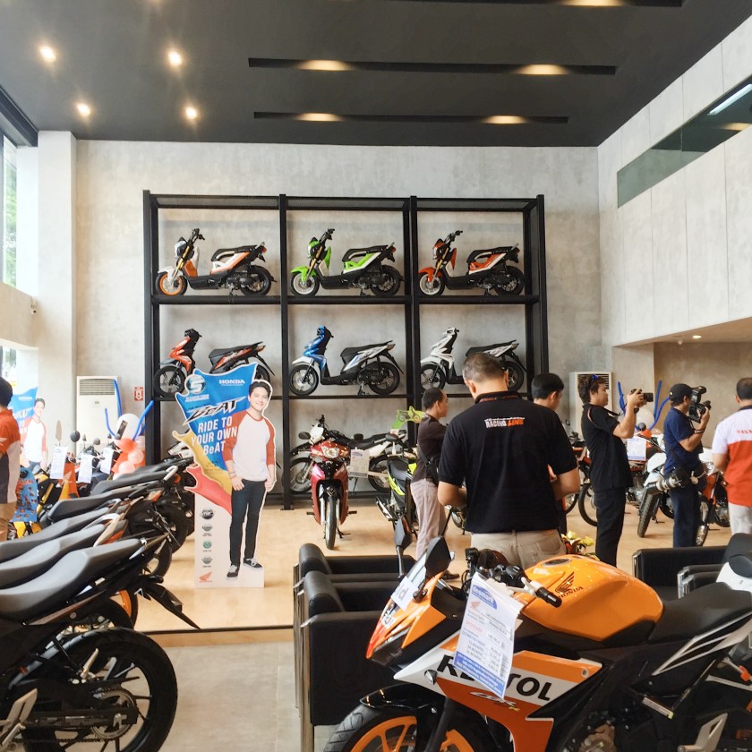 Honda Flagship Shop opens with Riders’ Lounge and Test Circuits