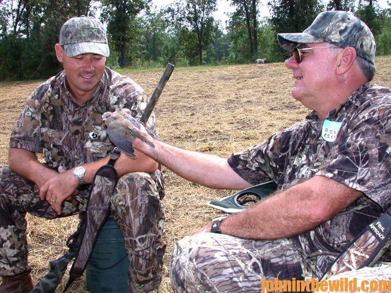 Teach Your Hunting Dog How to Make Blind Retrieves and How to Treat