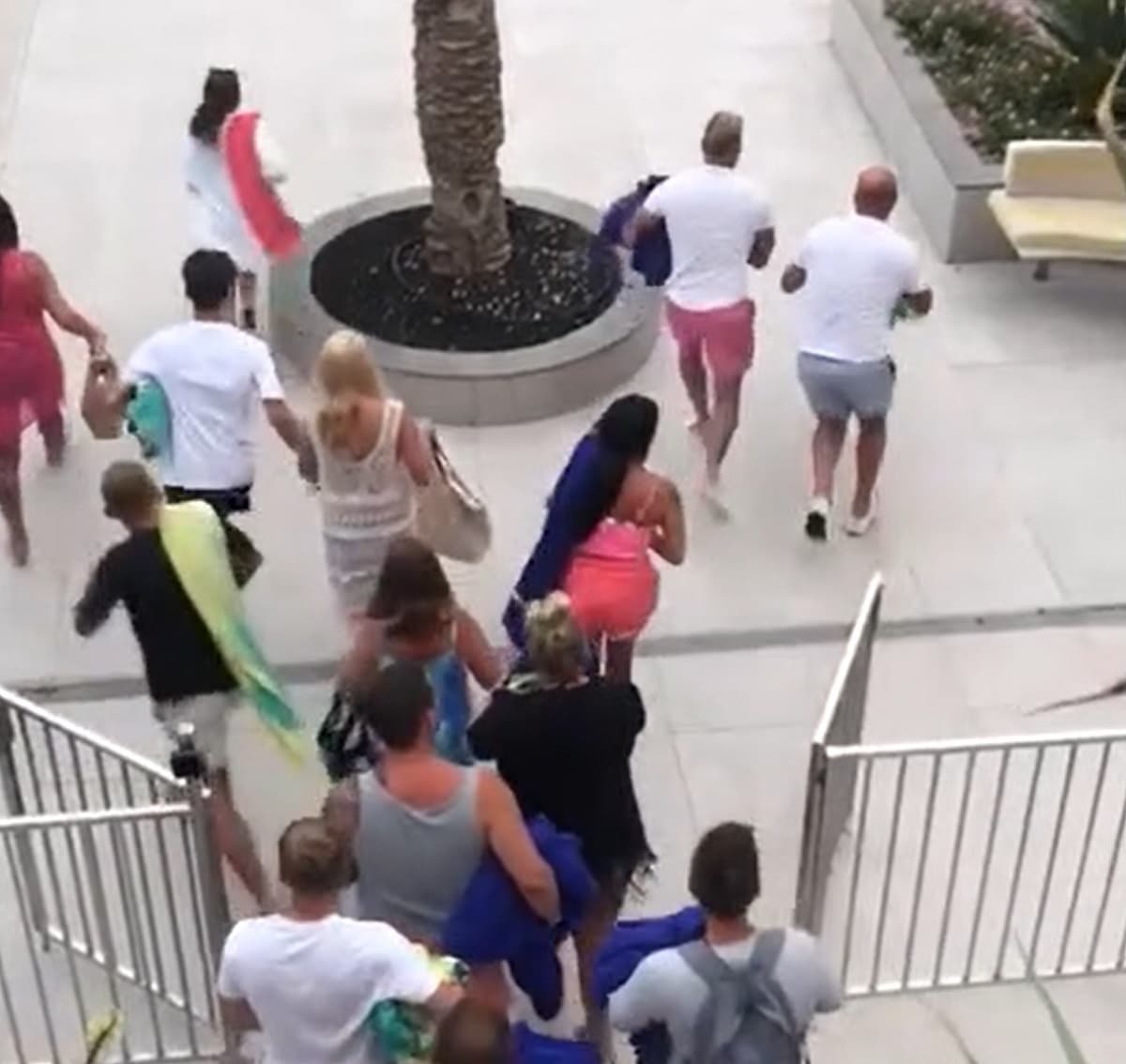VIDEO Hotel Guests Racing to Secure Lounge Chairs is Insane. But the