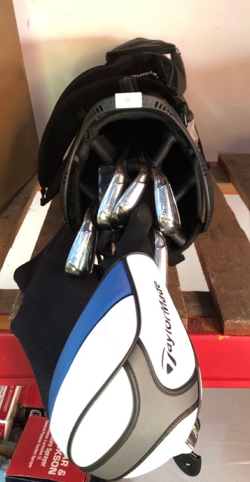 John Pye Auctions TAYLORMADE GOLF CADDY WITH ASSORTED GOLF CLUBS