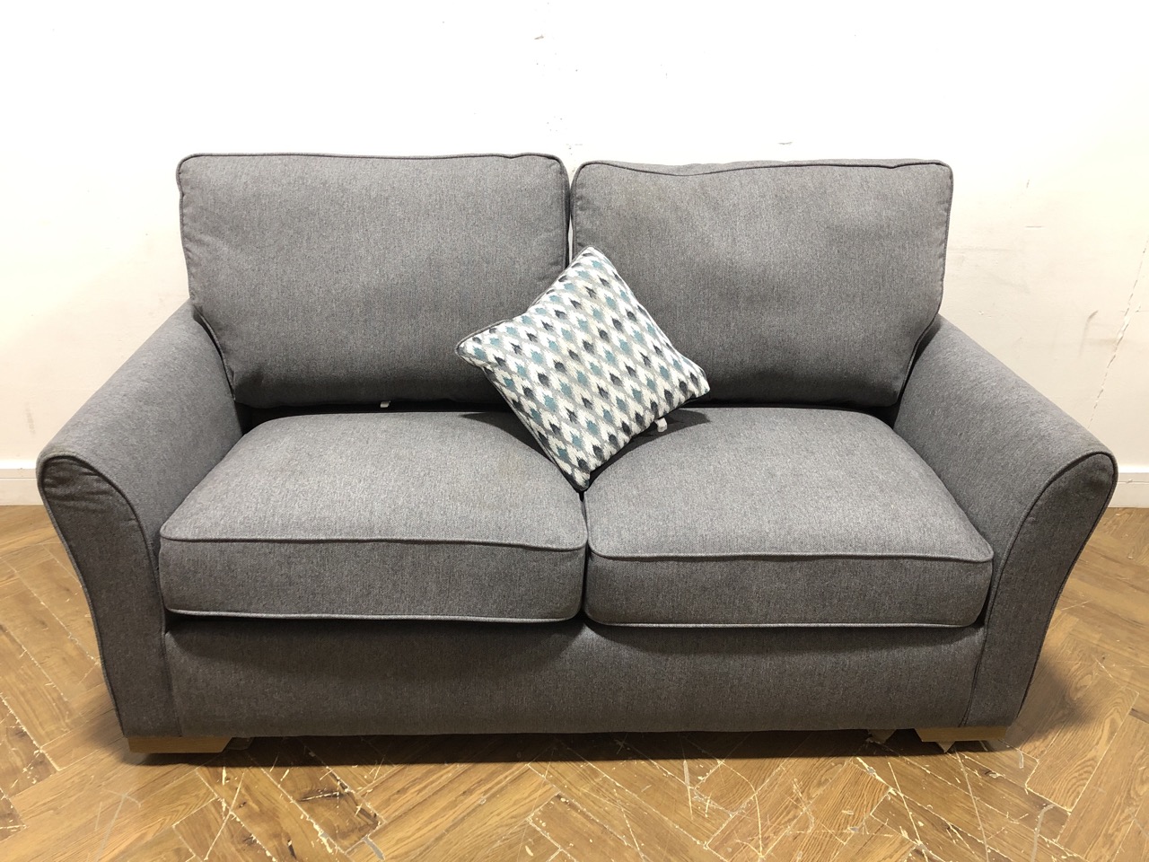 John Pye Auctions OAK FURNITURE LAND JASMINE 2 SEATER DELUXE SOFA BED