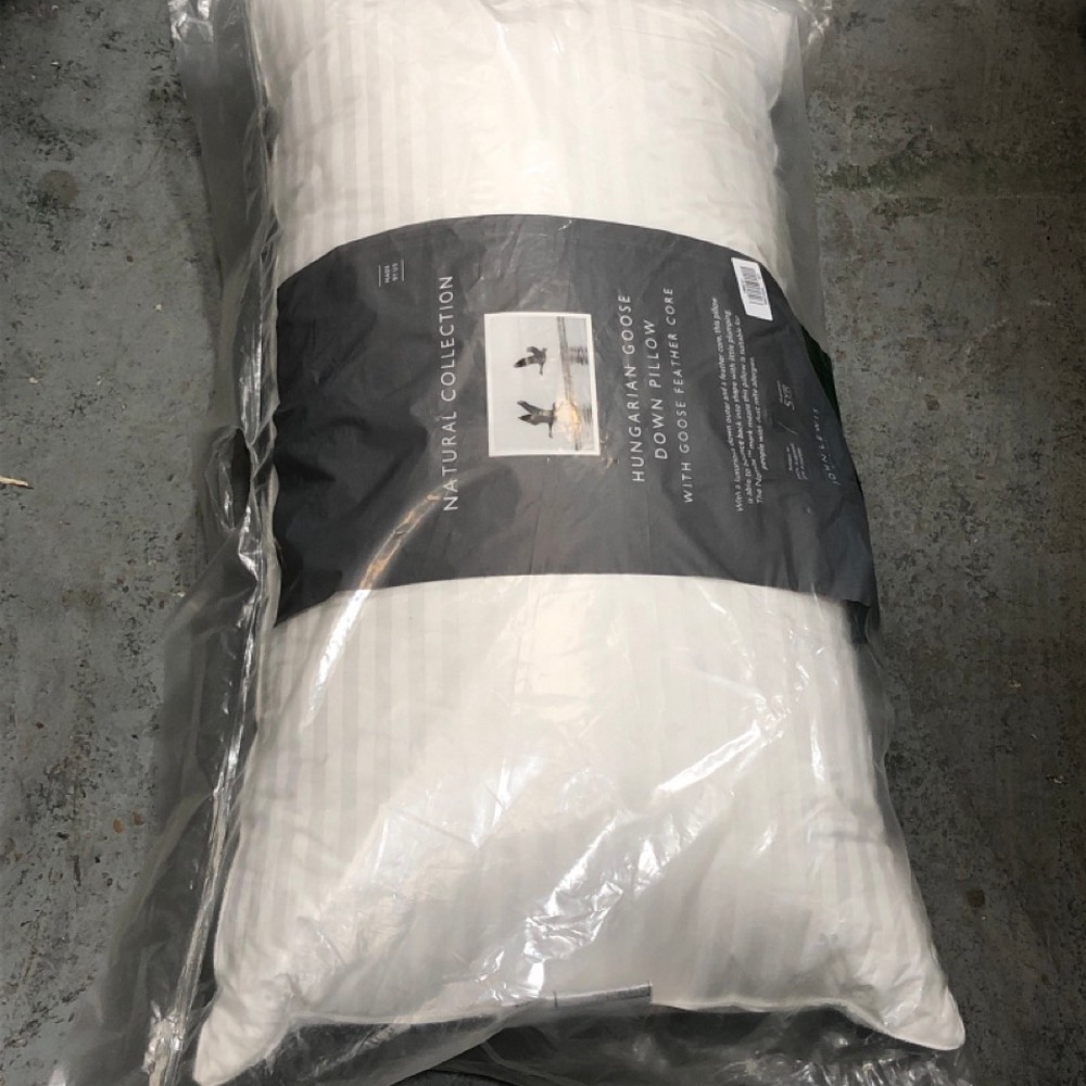 John Pye Auctions JOHN LEWIS HUNGARIAN GOOSE DOWN WITH GOOSE FEATHER