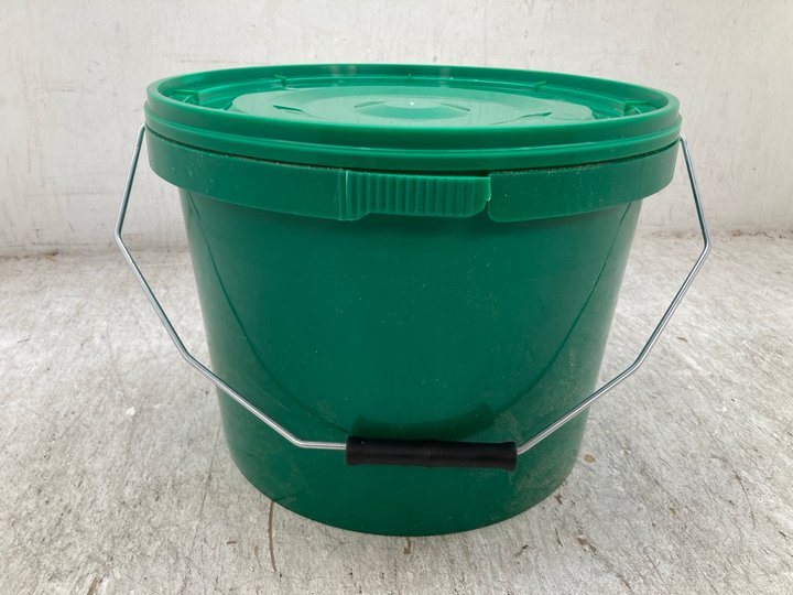 John Pye Auctions COLLINS NETS BIRD PULLER BIRD FEED 5KG LOCATION D2