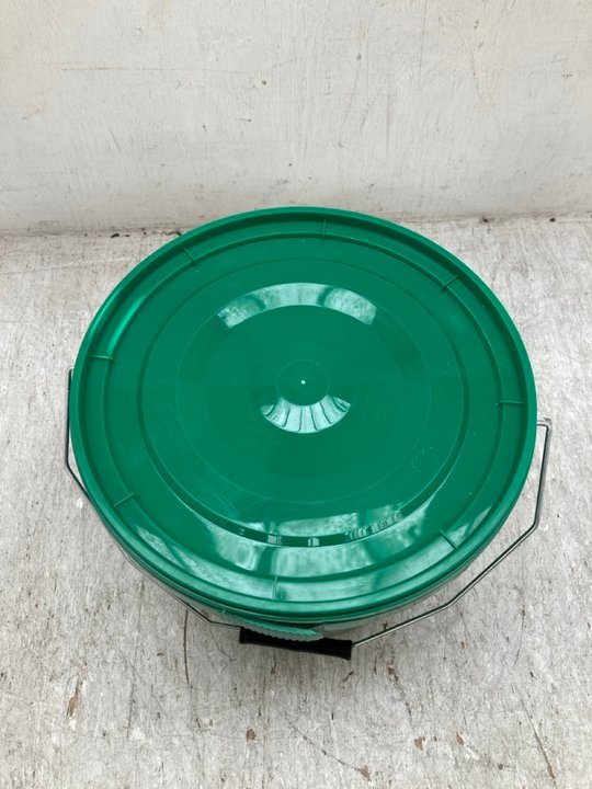 John Pye Auctions COLLINS NETS BIRD PULLER BIRD FEED 5KG LOCATION D2