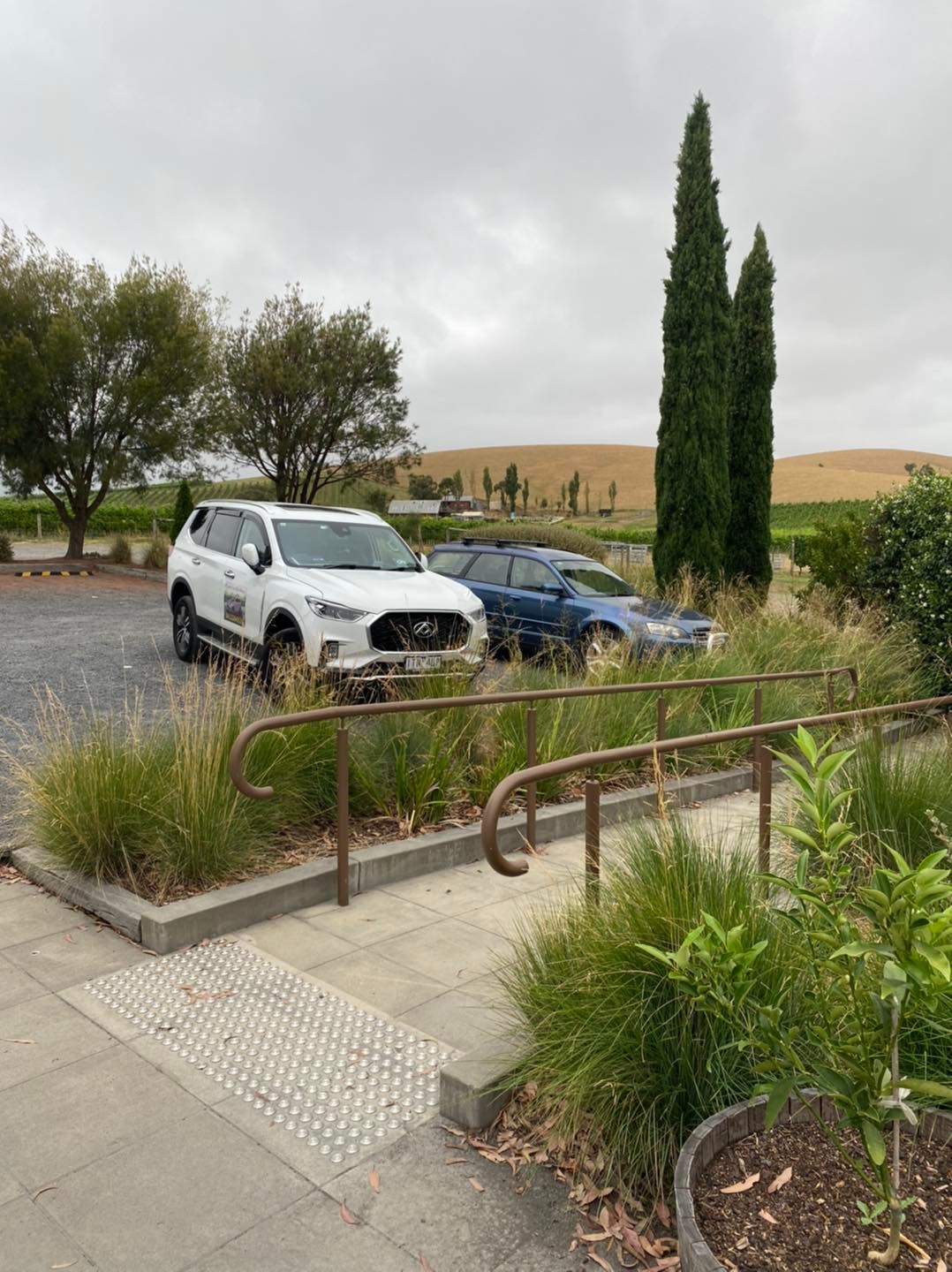 Johns Car Hire / Private Transfers