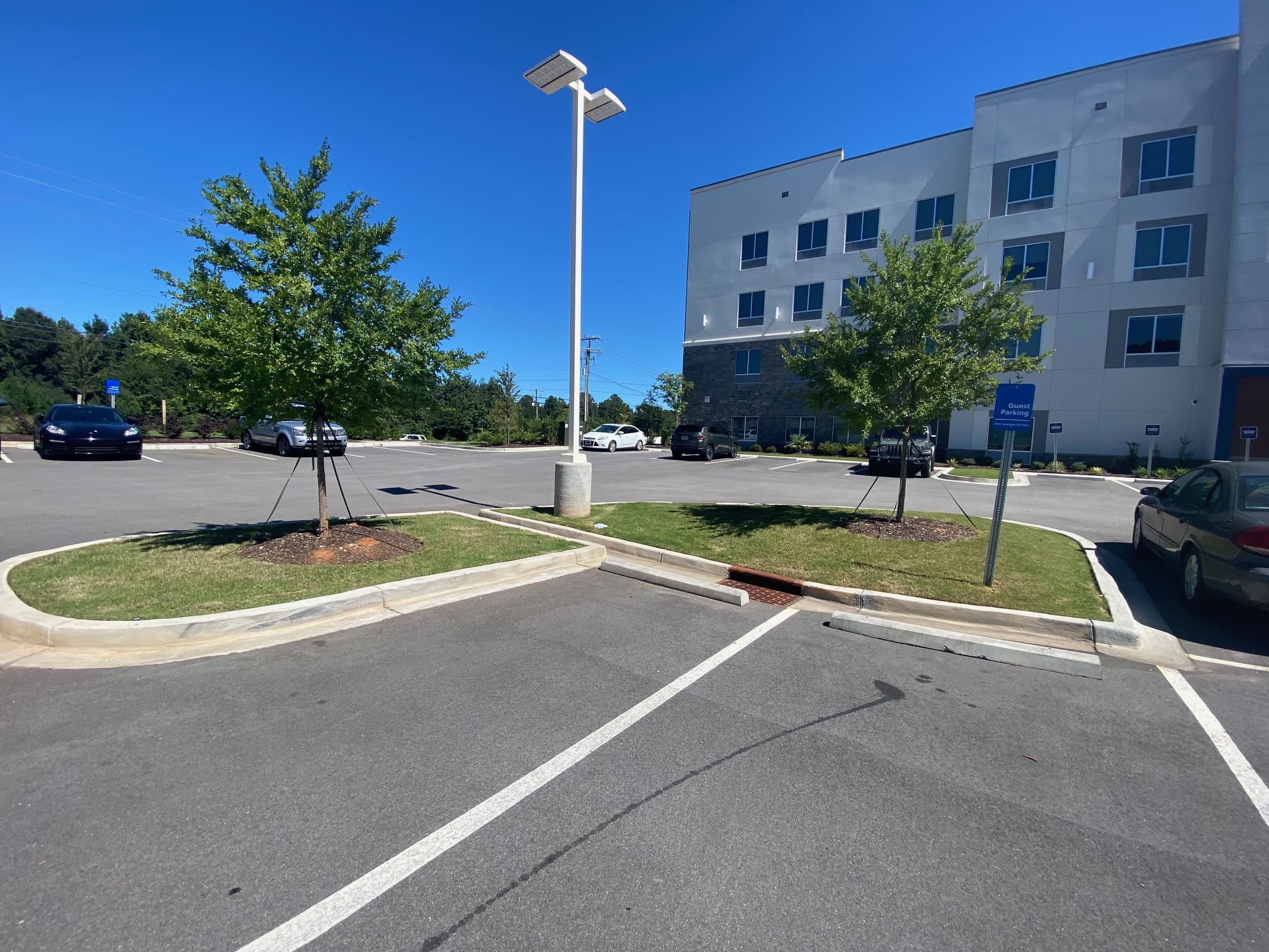 Hampton Inn and Suites Johnson & Lesley Construction Company, Inc.