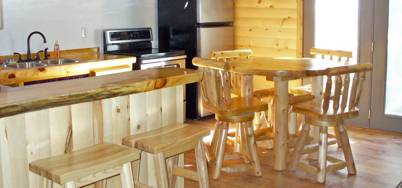 Johnson Lake Cottages Vacation Rental in Gwinn, MI