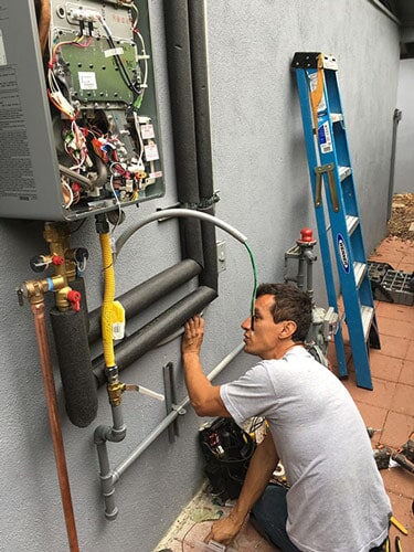 Tankless Water Heater Repair & Installation Los Angeles - John's Plumbing