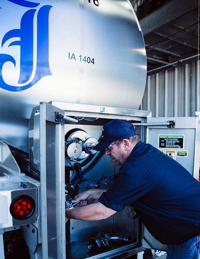 Iowa FoodGrade Tank Washing Johnsrud Transport, Inc.