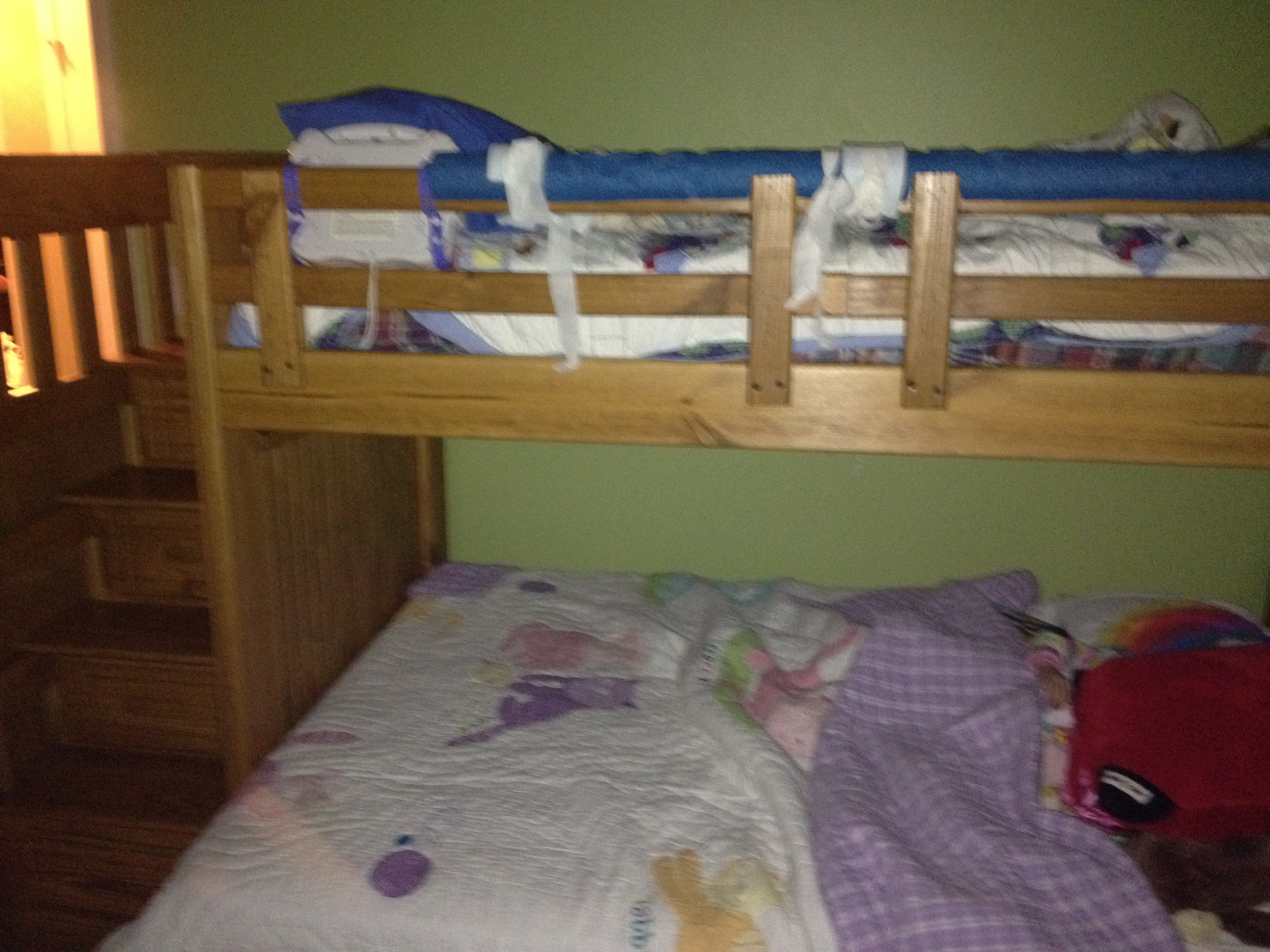 bunk beds Three Little Birds