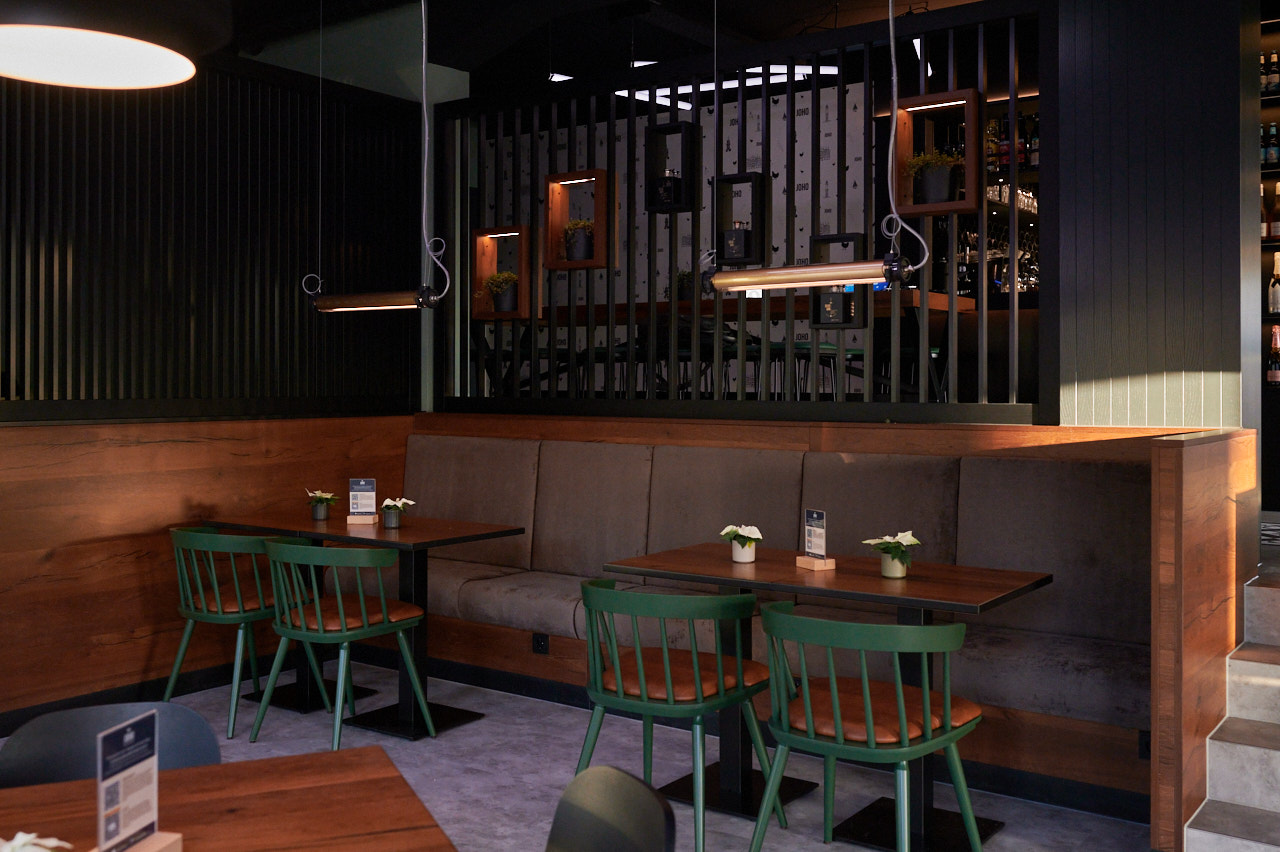 Direkt am Hauptbahnhof JOHO Broiler Bar & Restaurant in Rostock