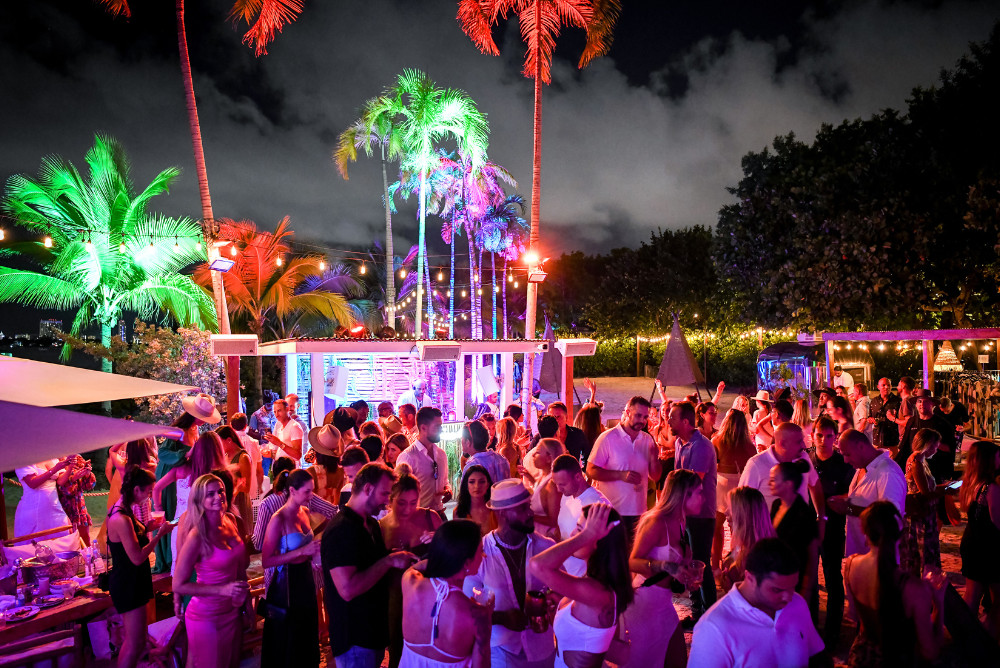 Pure Joia Weekends 7.2022 Joia Beach Restaurant & Beach Club