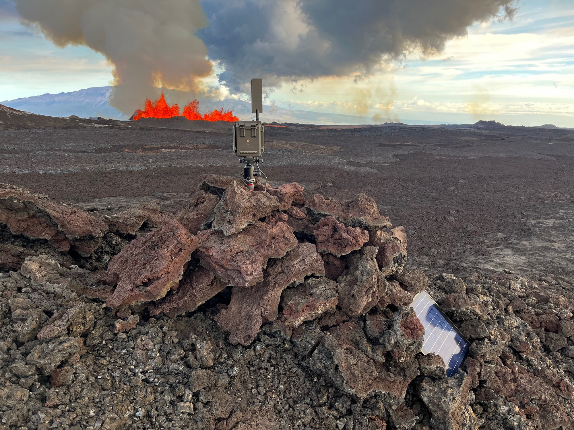 Remote cameras provide new views of new eruptions USGS Volcano Watch