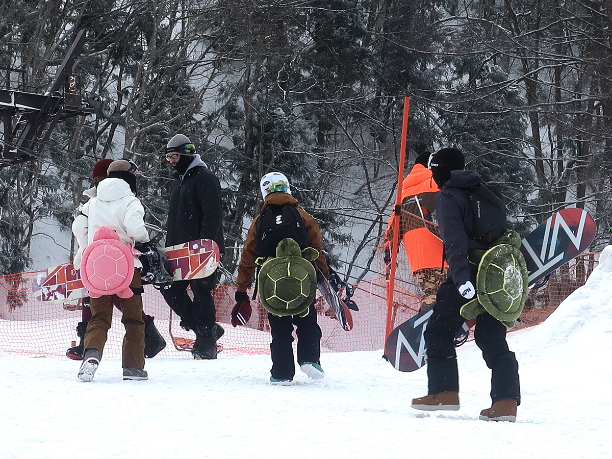 Required gear for Japanese snowboard school Only In Japan
