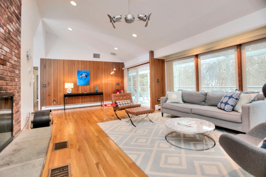 37 Ravenwood Drive, Weston, CT 06883