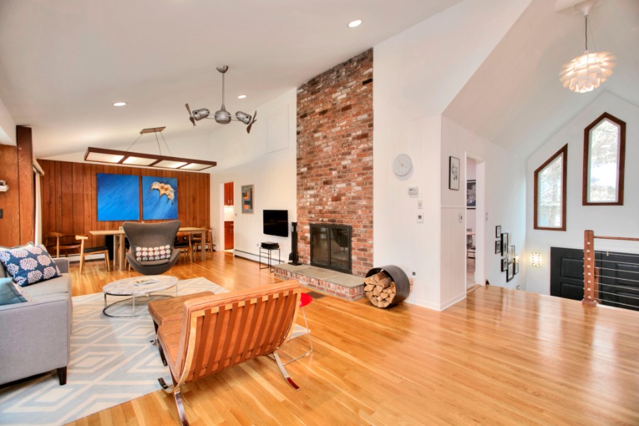 37 Ravenwood Drive, Weston, CT 06883