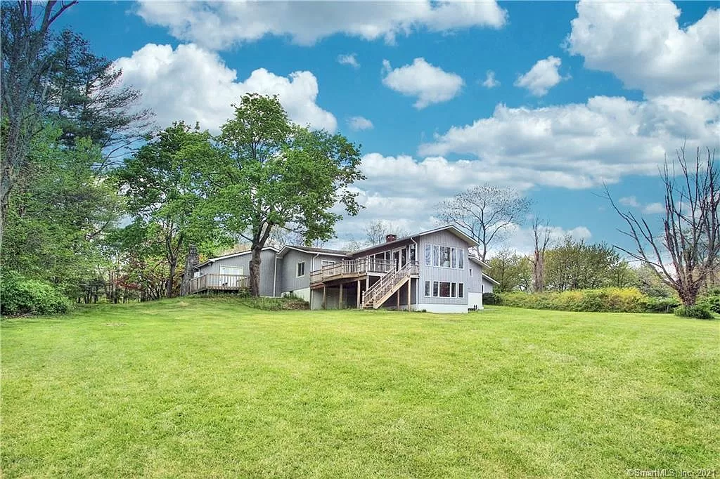 232 Rd, Weston, CT 06883