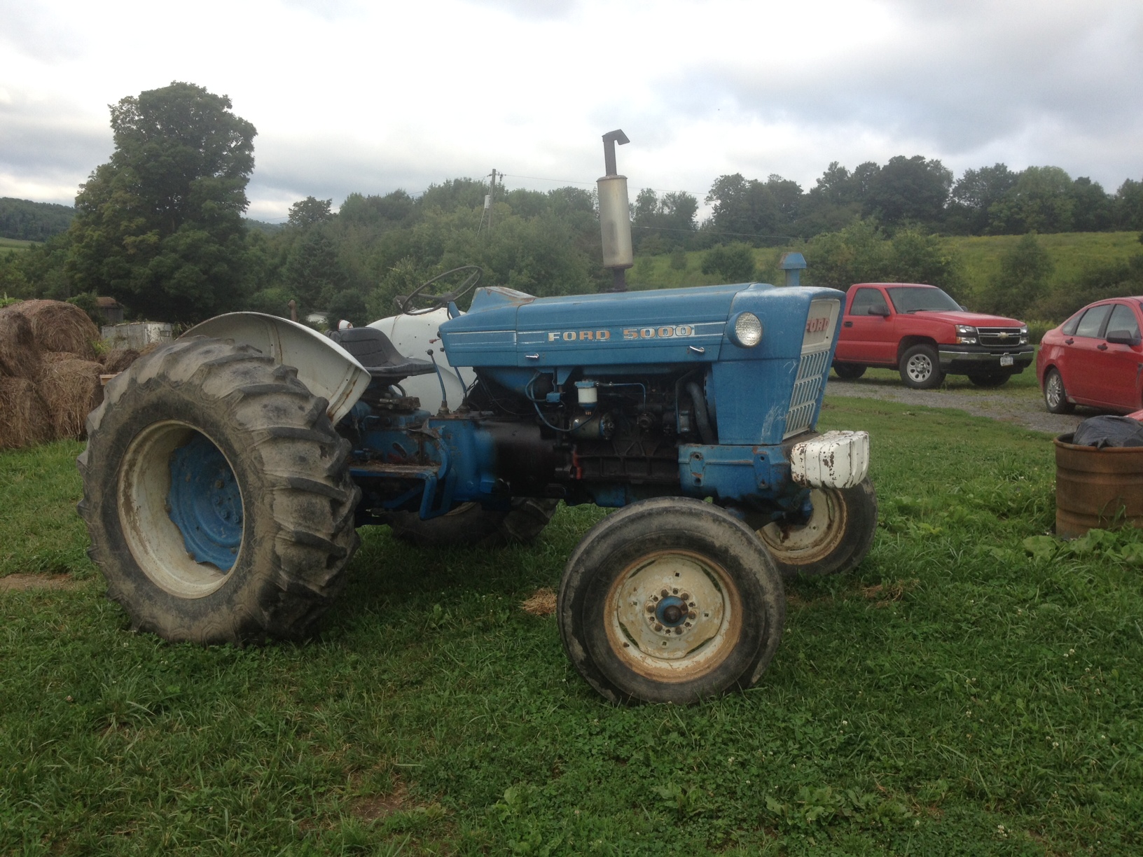 98,029 Farm Tractor Stock Photos, Images & Pictures