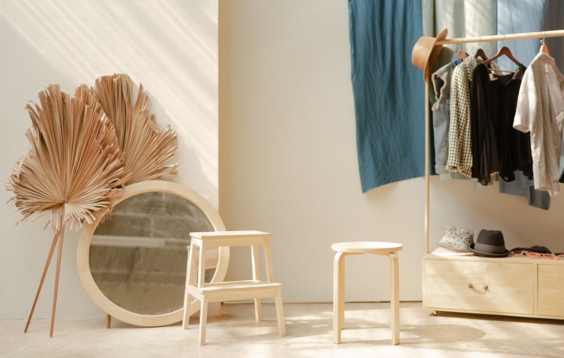 How to store clothes properly? Jora Jora