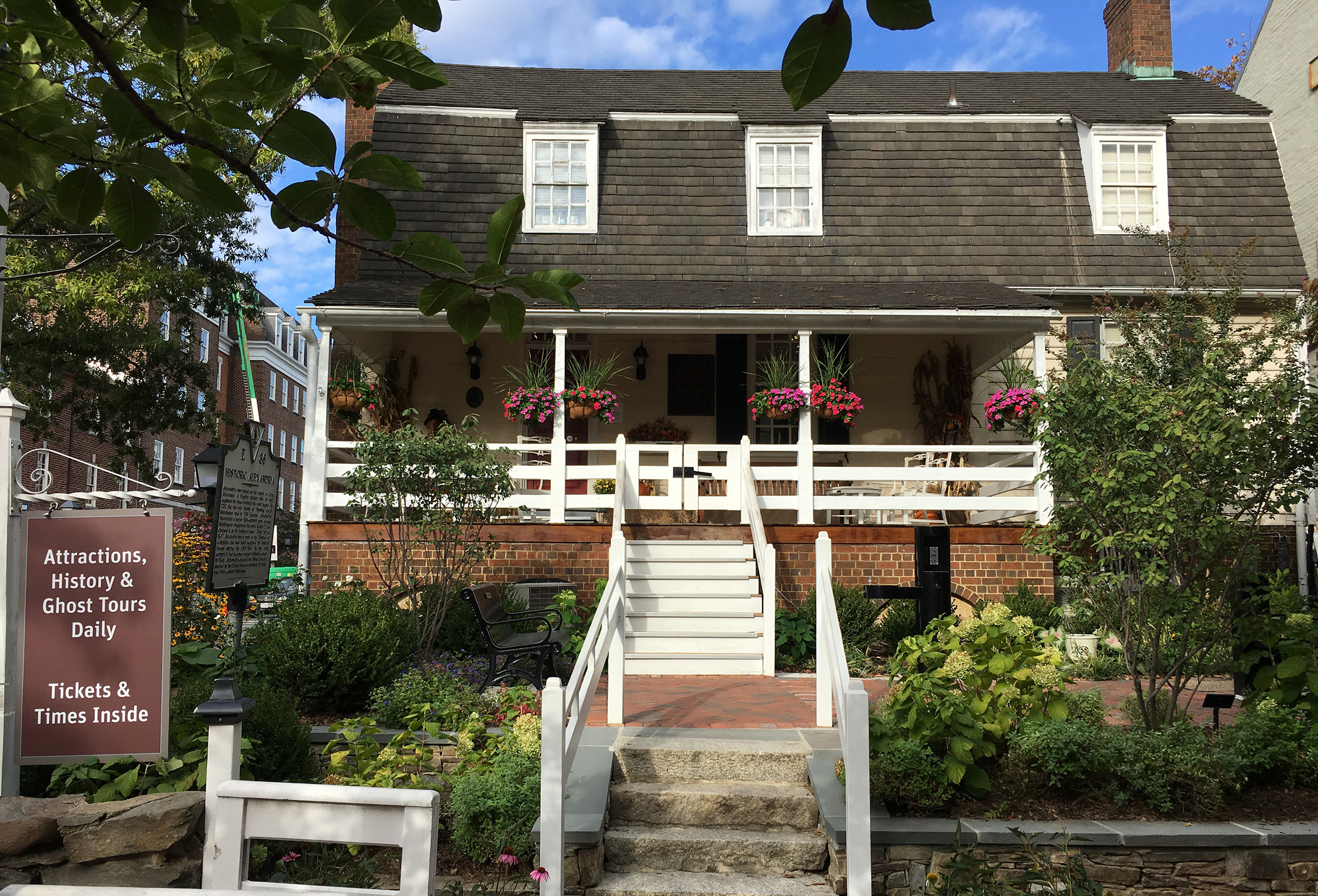 Alexandria Visitors Center at Ramsay House Jordan Honeyman