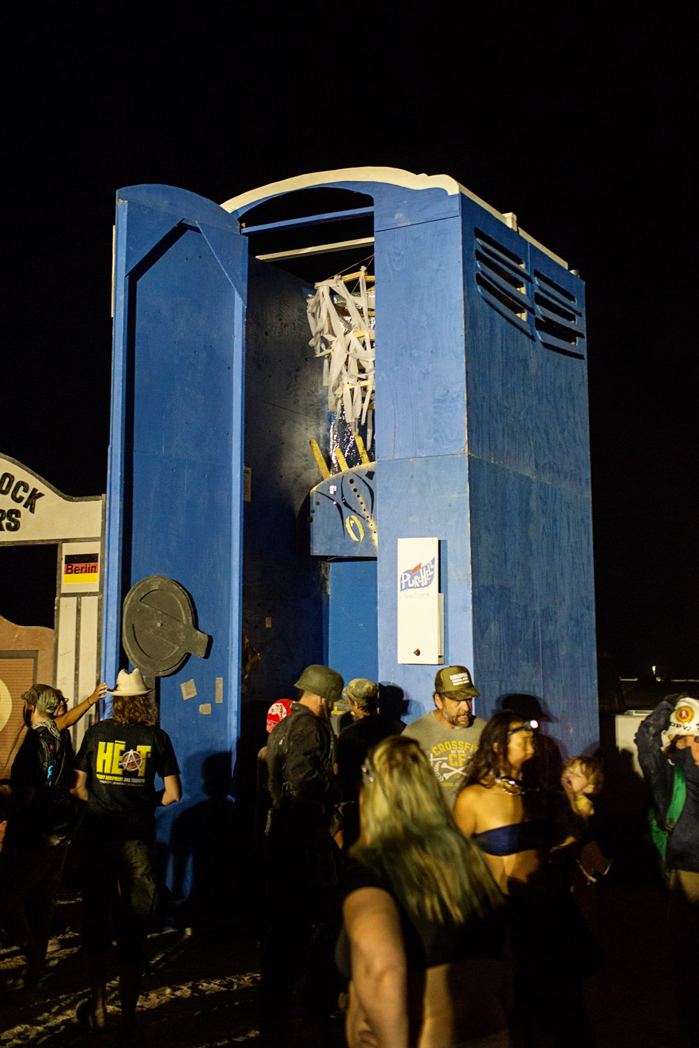 leau mineur En avance burning man porta potty loisir Jai sommeil égal