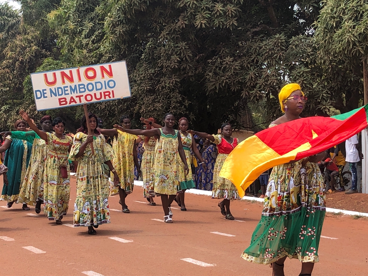 *(Kadey) Journée Internationale de la femme * Audelà femme, Ode à la femme. Journal