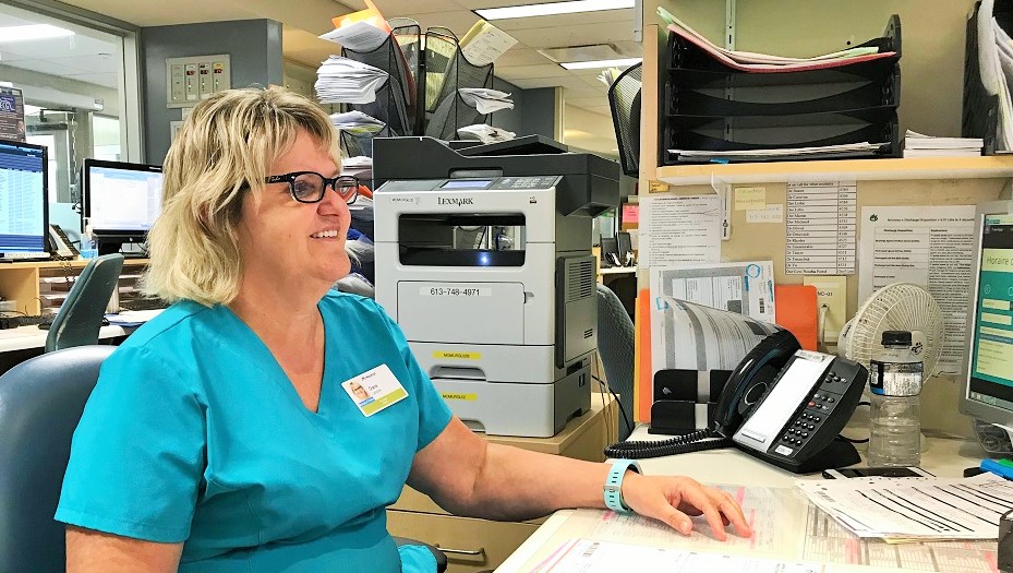 Une journée dans la vie d’une commis d’étage Journal Montfort