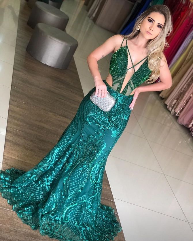 Платье с вырезом тренды, фото, модели, фасоны 20212022