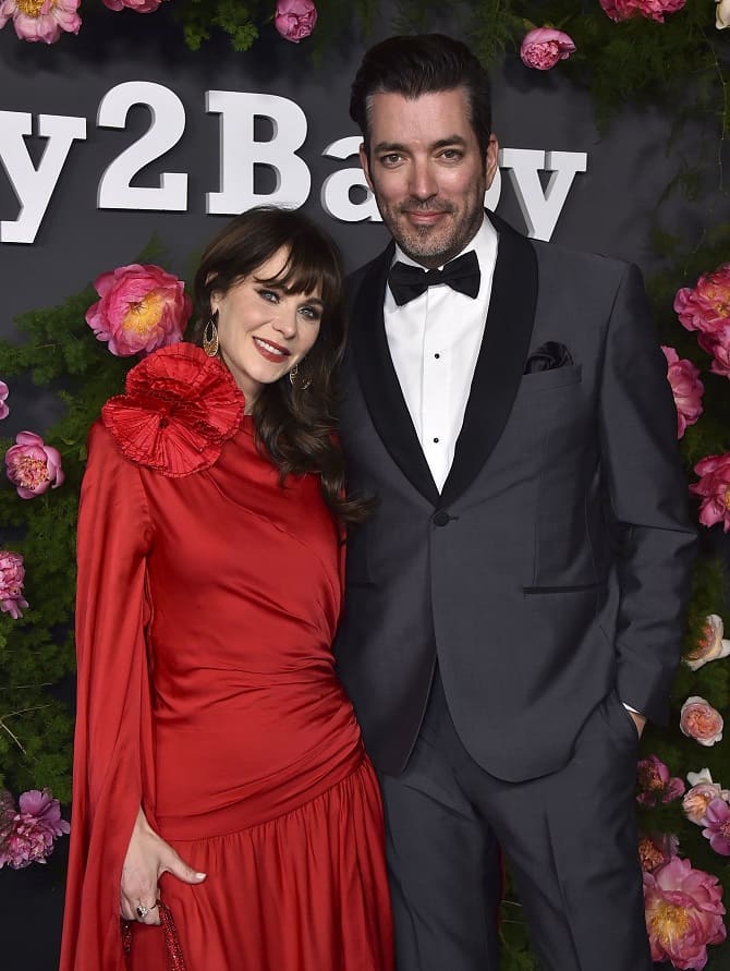 Zooey Deschanel is getting married