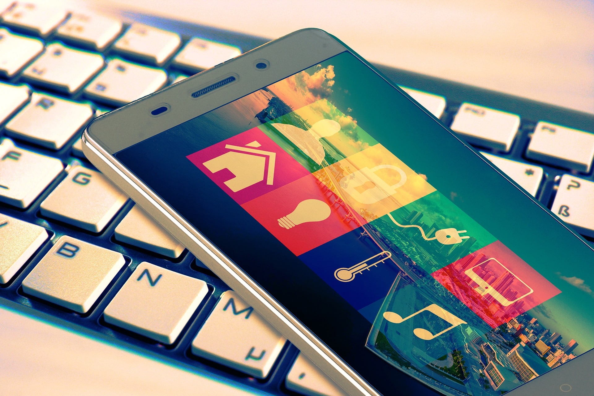 5 Best Smart Home Apps to Make Your Life More Comfortable