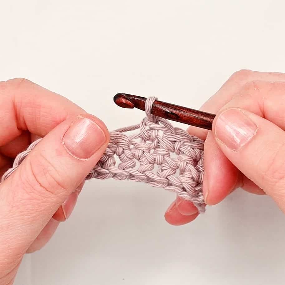 How to Invisible Decrease In Crochet Unlock v/4 Stitches