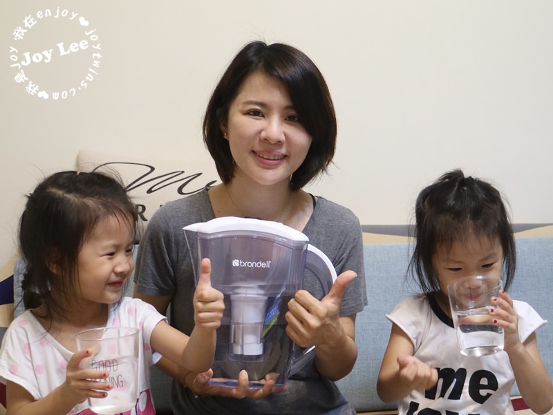 [生活]美國Brondell H2O+濾水壺首創四階濾芯，隨時隨地享用好水~(不需插電不需排廢水)租屋族/上班族都適用!