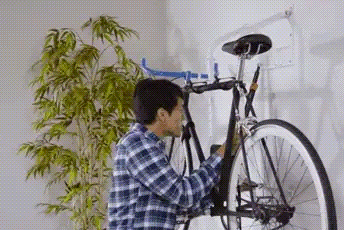 頭上に空いたスペースを有効活用できる新たな形のラック “Zero Gravity Rack”