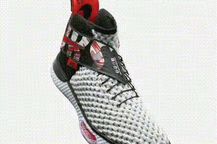 Nike が最新テクノロジー Flyease を搭載したバスケットシューズ Air Zoom UNVRS を発表