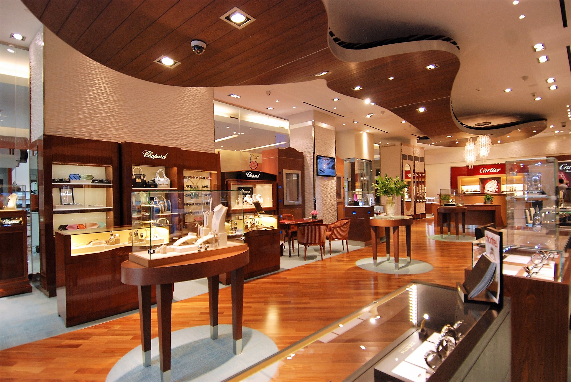 Specialty stores fixtures, Trustworthy showcase Manufacturers in