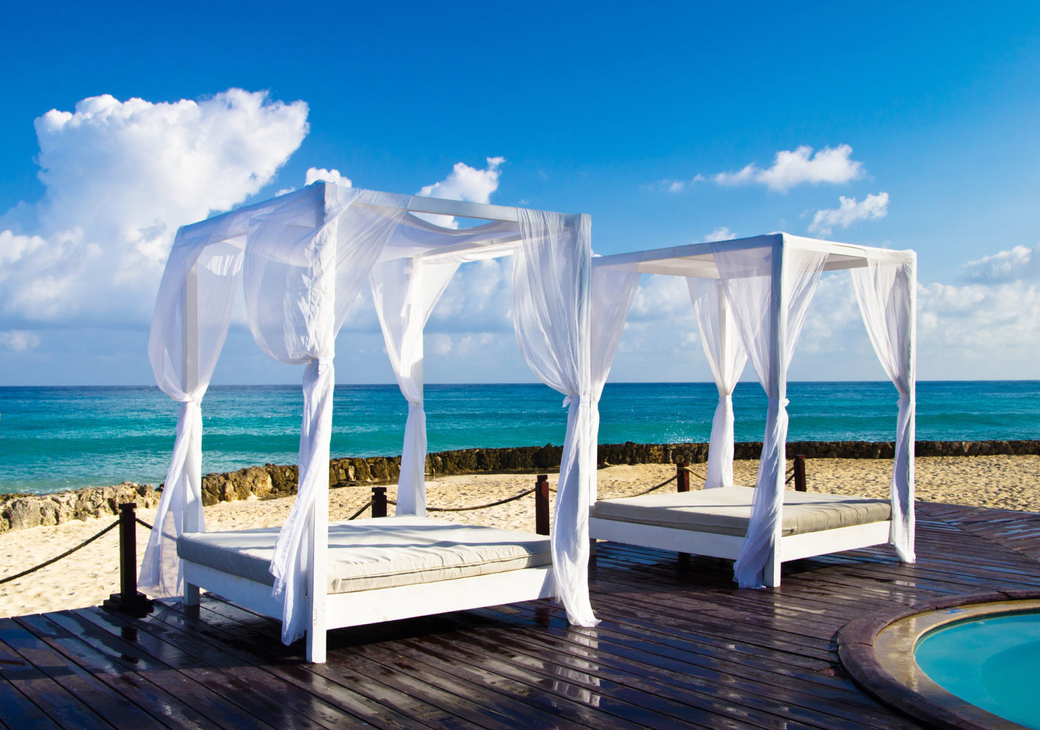 プライベートビーチがある全国のホテル・旅館19選。極上リゾートを満喫！