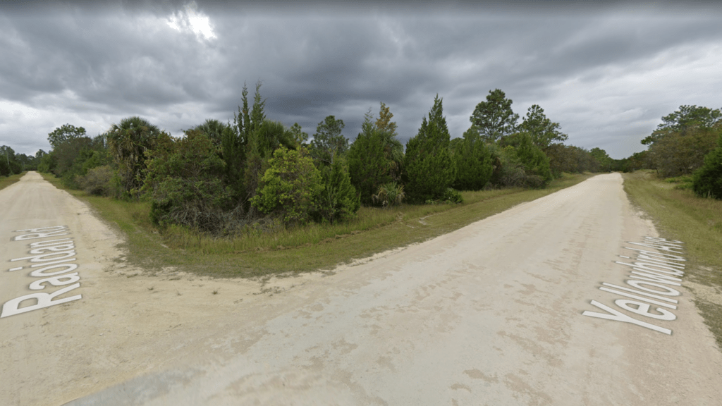 Brooksville, FL 1+ Acre in the Quiet Part of Royal Highlands
