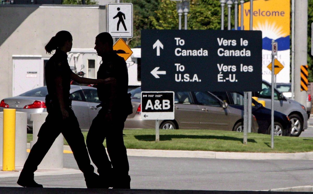 CanadaUS Border Crossing Cautions... Jennifer Roggemann Law Office