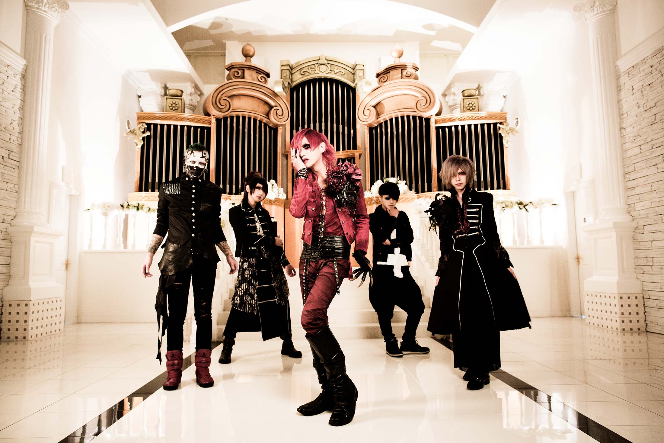 RAZOR unveil themselves and show us what they are made of in RED