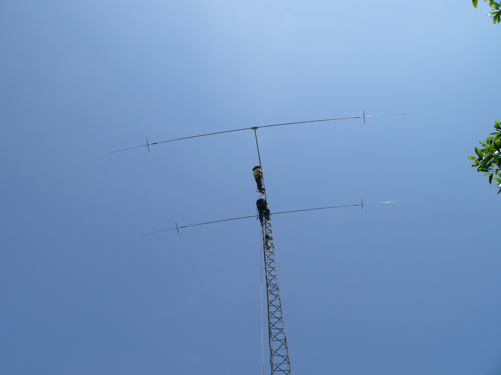 Tower and Antenna construction 9M6NA